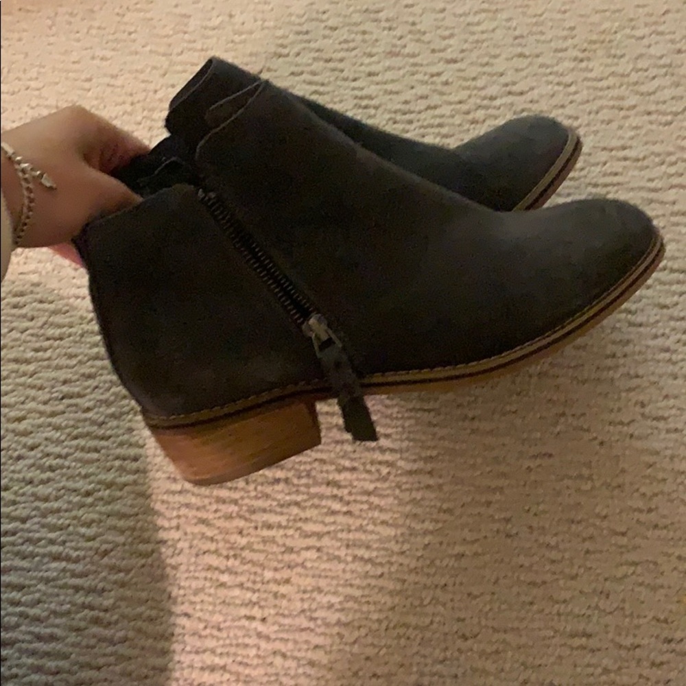 blondo grey suede booties